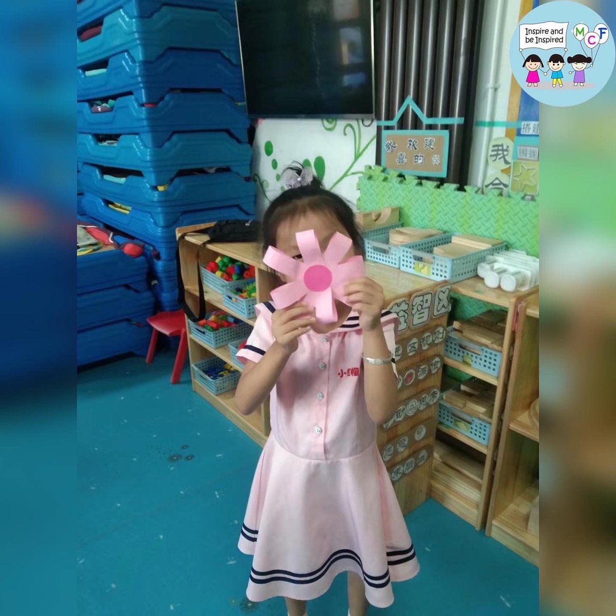 china_mcf's tweet photo. Another successful and a fun day for all. Today, MCF’s volunteers spend time with two classes simultaneously. They sang songs and made paper flowers 🌸 with children. A huge Thank You to everyone for making the day such a happy and colorful one for the children. https://t.co/ibwTcoCZdn