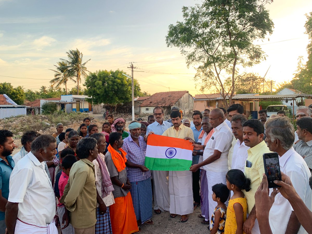 As part of celebrating our Heroes of Indian Independence with the guidance of shri @RuthirakumarBJP @KovaiRaj_ @dryogir With 7th,8th Ward Councilers of ADMK , We distributed the Indian Flag With Sweet’s to the area people #HarGharTiranga #AIADMK #BJPTamilnadu