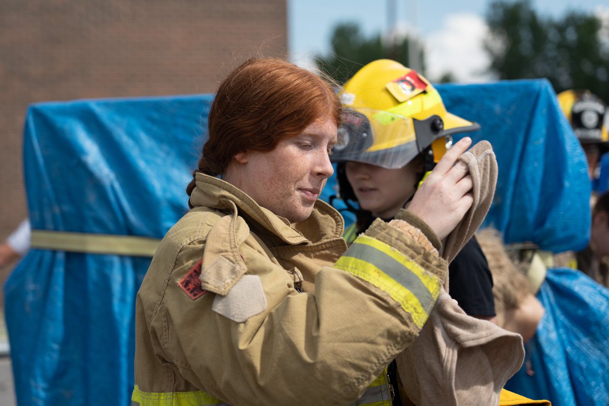 Day Four!! Car Fire (simulated), Ladder climb, Rappel, and Nutrition/Wellness discussion - Extrication in the afternoon! 
Thank you Station 43D for sharing your time and expertise with the Campers today! #DayFour #CampFFIT