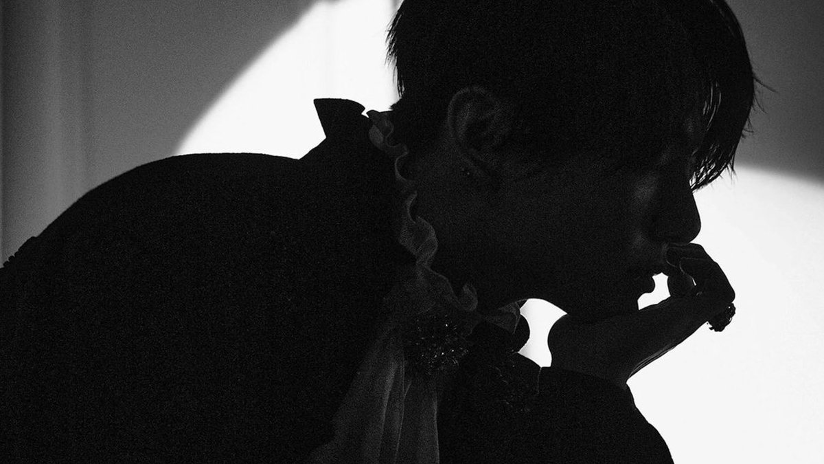 dreamjeons's tweet photo. vampires didn't exist before jungkook, by the way https://t.co/sC1dPayhIy