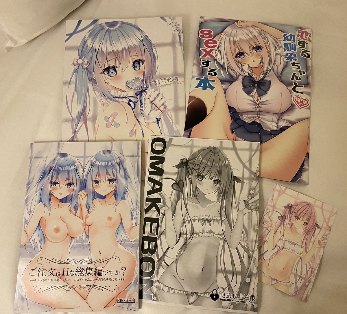 明日の新刊フルセット無事に確認できました!!印刷どれも綺麗でした!!

明日はよろしくお願いします🙏🏻✨💕

売り子ちゃんとご飯行ってきます!! 