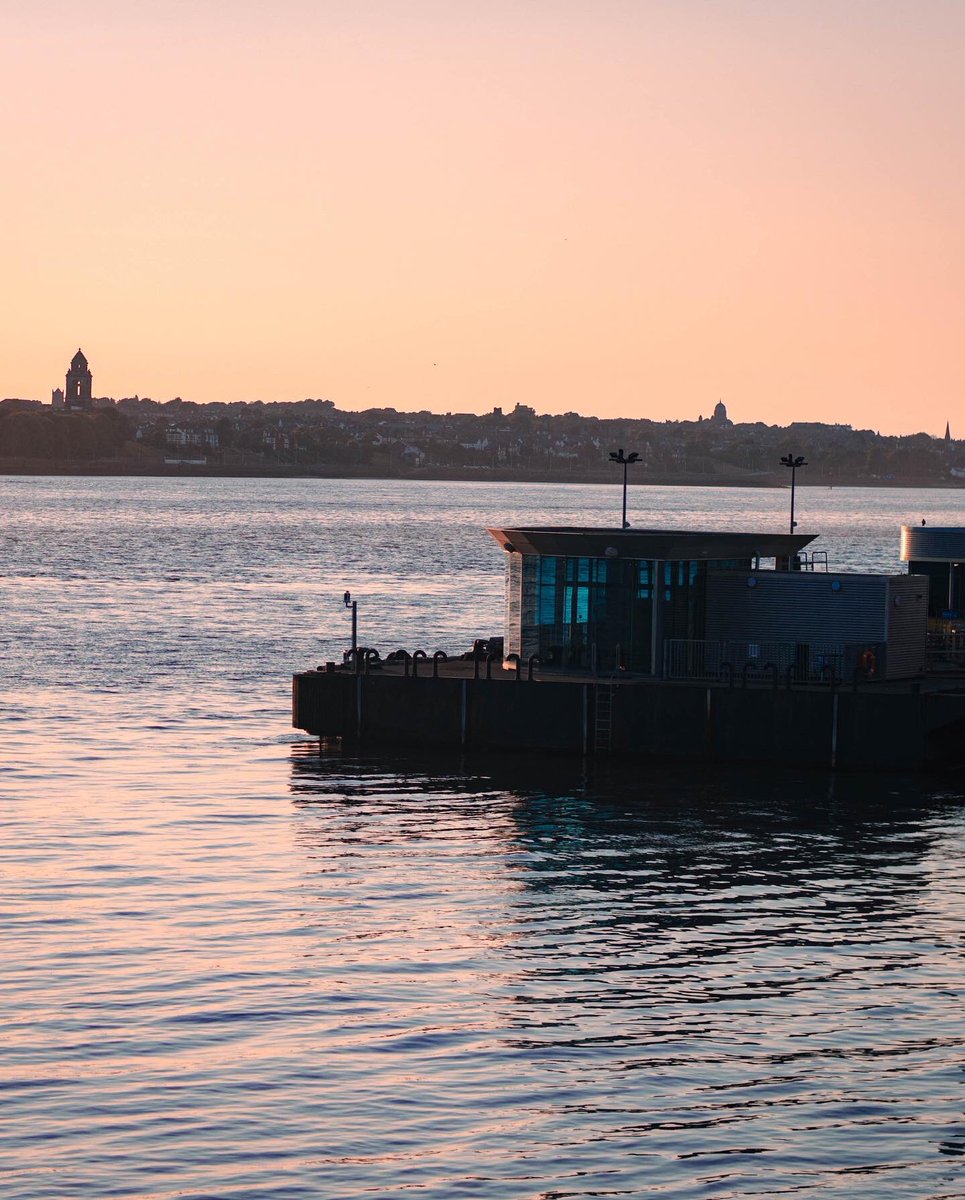 uberplanet's tweet image. Albert Dock, Liverpool ☀️

#photography #liverpoolphotography #sunsetphotography #portraitphotography