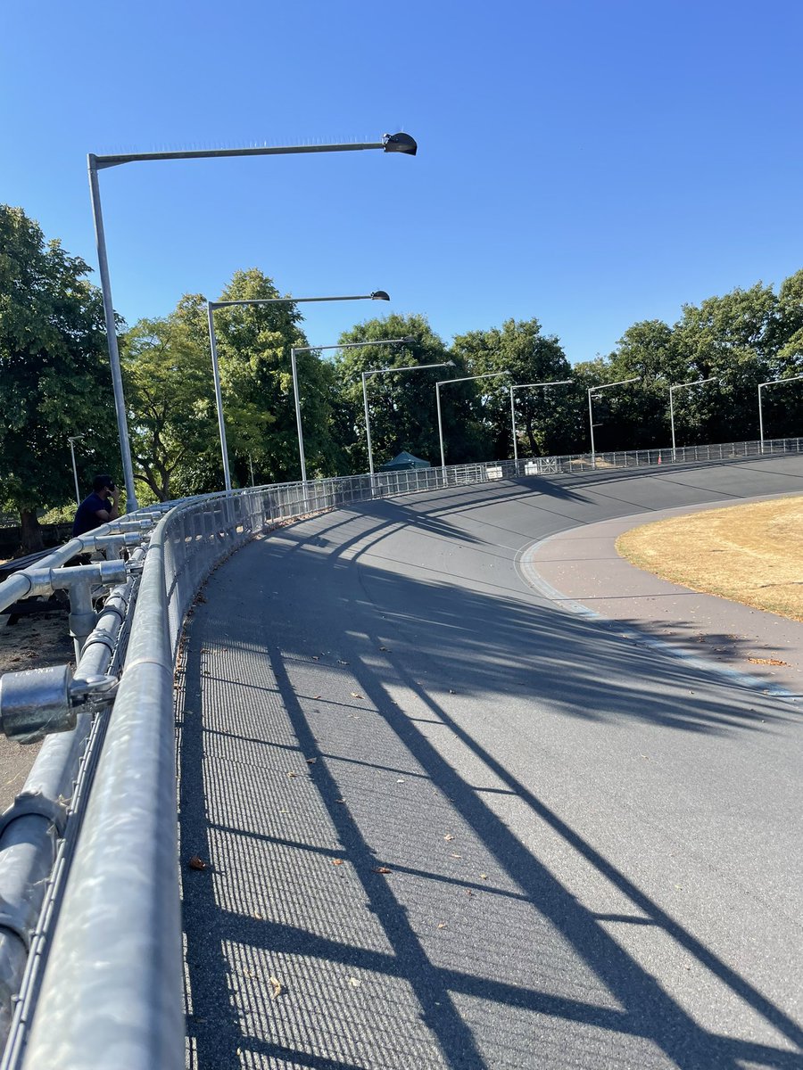 mattjdowse's tweet photo. On days like this the velodrome becomes more of a giant wok. Slowing frying its occupants… @HerneHillVel #cooked #frinters https://t.co/zZy1wepPFB