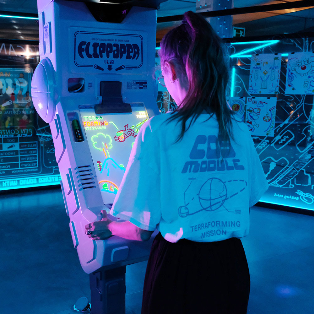 jercortial's tweet photo. 🍦Cosmodule terraforming mission T-shirt, et autres merveilles à découvrir au @cosmodule à Lyon, 20 rue Renan, 69007 👽 Ou sur https://t.co/LWpvVmv0dy 🌎
🌍
🌏
#lyon #digitalart #tshirt #space #terraforming #spaceart #moonbase #dearmoonproject #pinball #flippaper #chienpo https://t.co/aGSqzt7RaJ