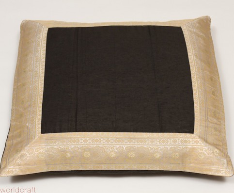 WorldcraftIndus's tweet photo. Black embroidered trim #Pillow  cover, made in rich vibrant colors and framed with an Indian Border.

https://t.co/4D8j1NMnMo https://t.co/NGMixPteN6