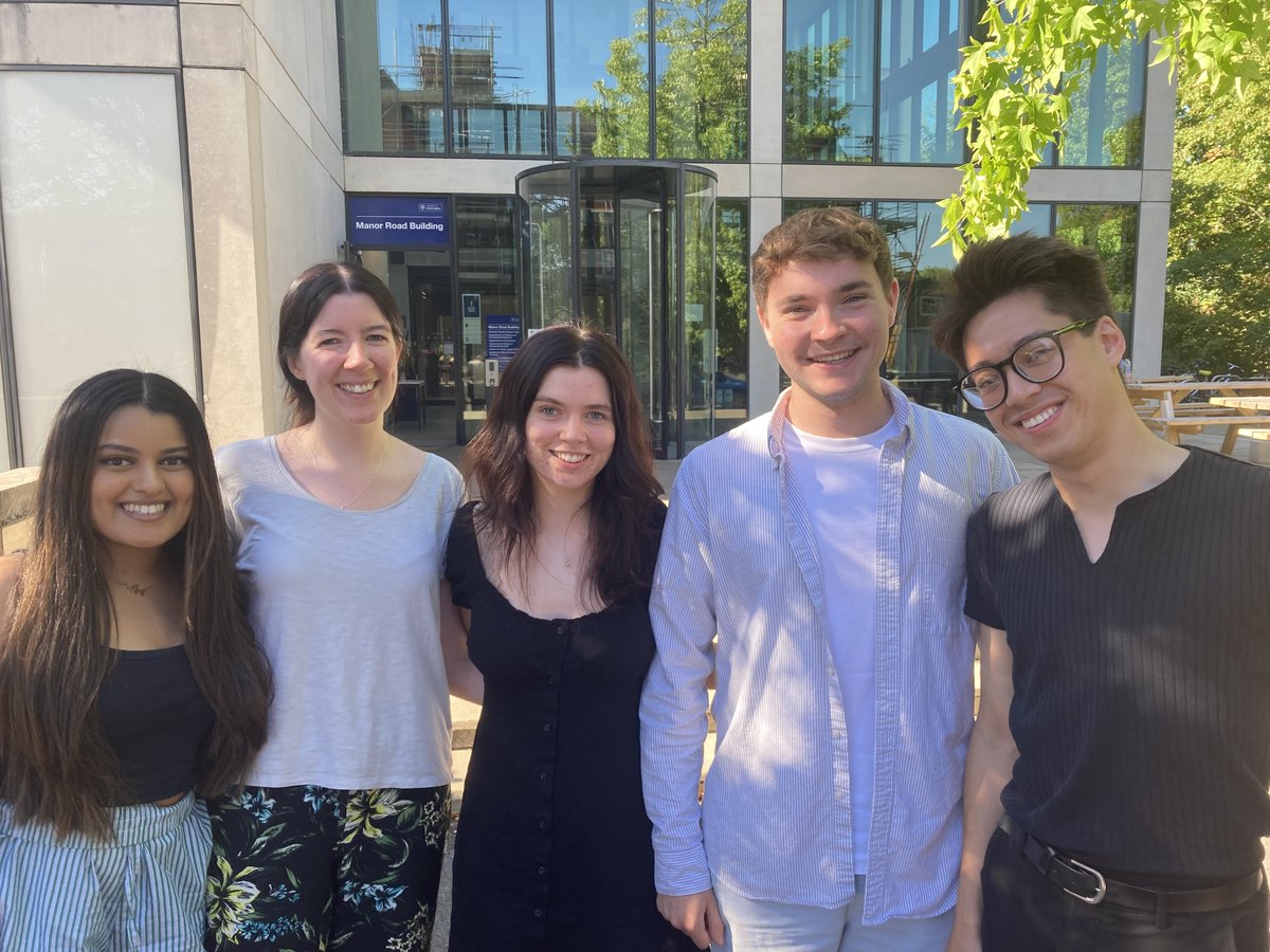Today marks the end of 2022's UNIQ+ research internships 😭

We will miss this talented bunch who have achieved SO MUCH in such a short time &amp; have v promising careers ahead of them.🙌 (You've been AMAZING <a href="/perlinapatel/">Perlina</a>, Sinead, Cathy, @samdnicholson, Alfie &amp; remote-intern Joel!)
