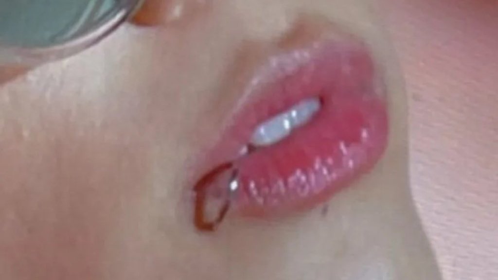 googieteefiess's tweet image. this is why i am crazy