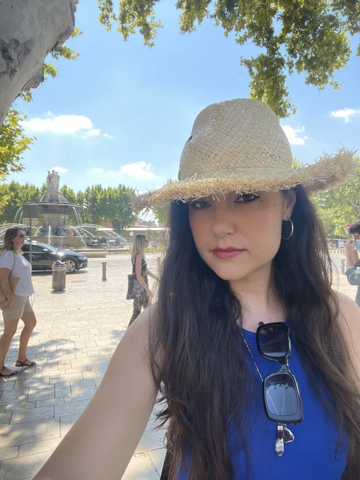 Exploring Aix en Provence, FR live now  https://t.co/SOkAitwdyS https://t.co/VTy8RNiuuG