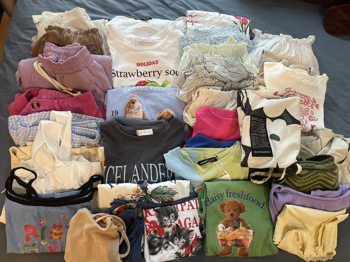 qnciiiiii's tweet photo. โล๊ะๆๆตู้ค่าา ถูกมั่กก 20-100ประมาณนี้เลย แต่เสื้อแบรนด์ก็ถูกมั่กก (ไม่เกิน 300 ค้าบแต่ละตัว) ปักรอไว้ได้ เดี๋ยวเค้ามาลง 3 ทุ่มครึ่งคั้บบบ💗🐰✨✨ ค่าส่ง 40 เหมา✨ #ส่งต่อ #โล๊ะตู้ #โล๊ะตู้เสื้อผ้า #เสื้อผ้ามือสอง #ส่งต่อเสื้อผ้ามือสอง #เสื้อผ้ามือ2 #ส่งต่อเสื้อผ้ามือสองสภาพดี https://t.co/mVxx2jxgdU