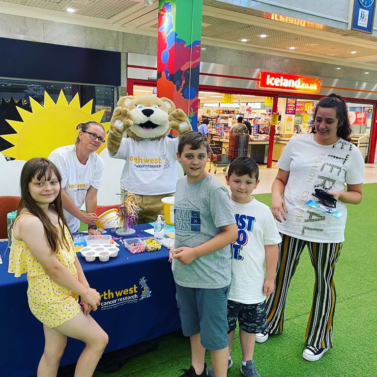NorthWestCancer's tweet photo. Happy shoppers this morning at @RuncornShopping making their UV Accessories! #sunsafeskin https://t.co/mF08CwmtJM