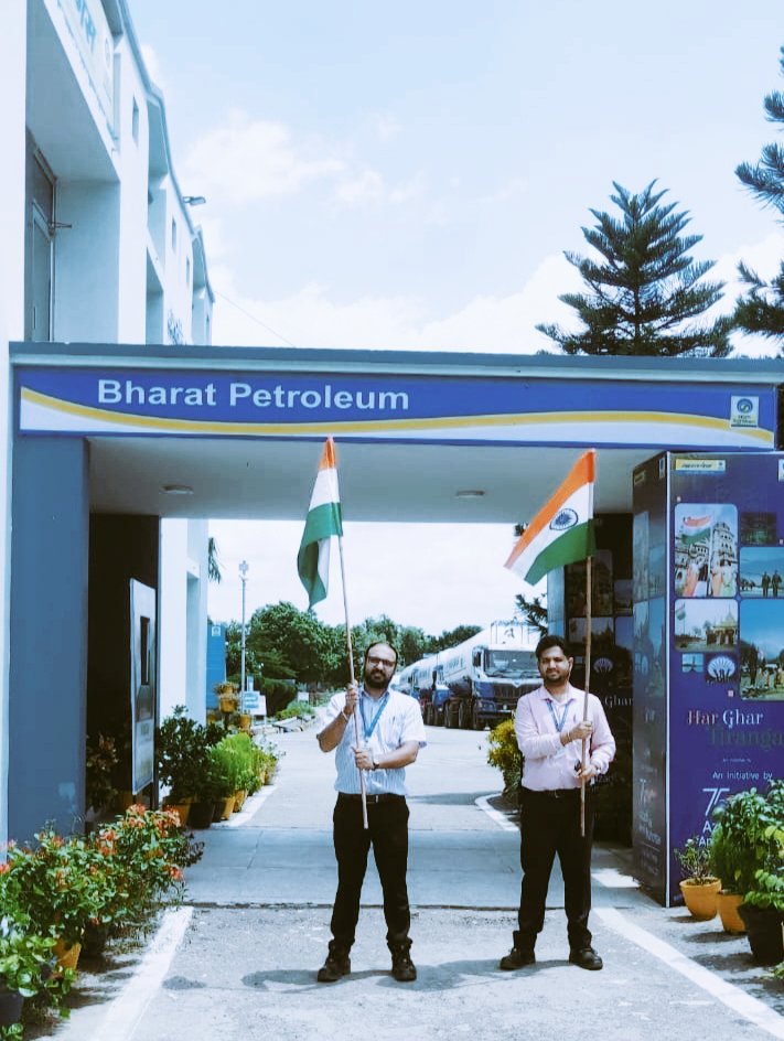Bharatgas_Roorkee (@bpclroorkee) on Twitter photo #MyFlagMyPride Team #BPCL celebrating the spirit of #HarGharTiranga2022 campaign
Appeal all to hoist the #NationalFlag at their homes, from 13th till 15th August 2022.
<a href="/BPCLimited/">Bharat Petroleum</a>
<a href="/PetroleumMin/">Ministry of Petroleum and Natural Gas #MoPNG</a>
<a href="/RamanMalik02/">Raman Malik</a>
<a href="/BPCL_StateDelhi/">Bharatgas State Delhi Haryana & Uttrakhand</a> #MyFlagMyPride Team #BPCL celebrating the spirit of #HarGharTiranga2022 campaign
Appeal all to hoist the #NationalFlag at their homes, from 13th till 15th August 2022.
<a href="/BPCLimited/">Bharat Petroleum</a>
<a href="/PetroleumMin/">Ministry of Petroleum and Natural Gas #MoPNG</a>
<a href="/RamanMalik02/">Raman Malik</a>
<a href="/BPCL_StateDelhi/">Bharatgas State Delhi Haryana & Uttrakhand</a>