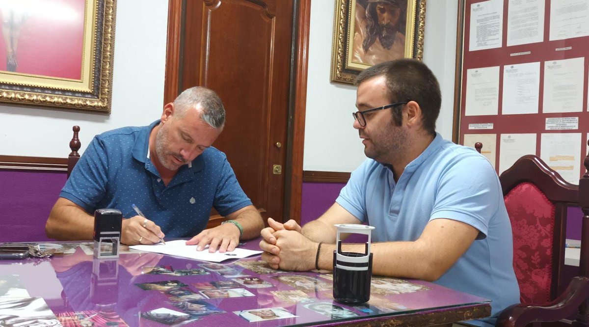 BandaMusicaSAP's tweet photo. 📣 𝐍𝐎𝐓𝐈𝐂𝐈𝐀
La Banda San Antonio de Padua renueva el contrato con @HdadVeraCruzLos, para acompañar musicalmente a María Stma. de los Remedios el próximo Jueves Santo.
Agradecer a la Hermandad por la confianza depositada en nosotros.
#BMSAP
#SemanaSanta2023 https://t.co/NsdbNkLgeQ