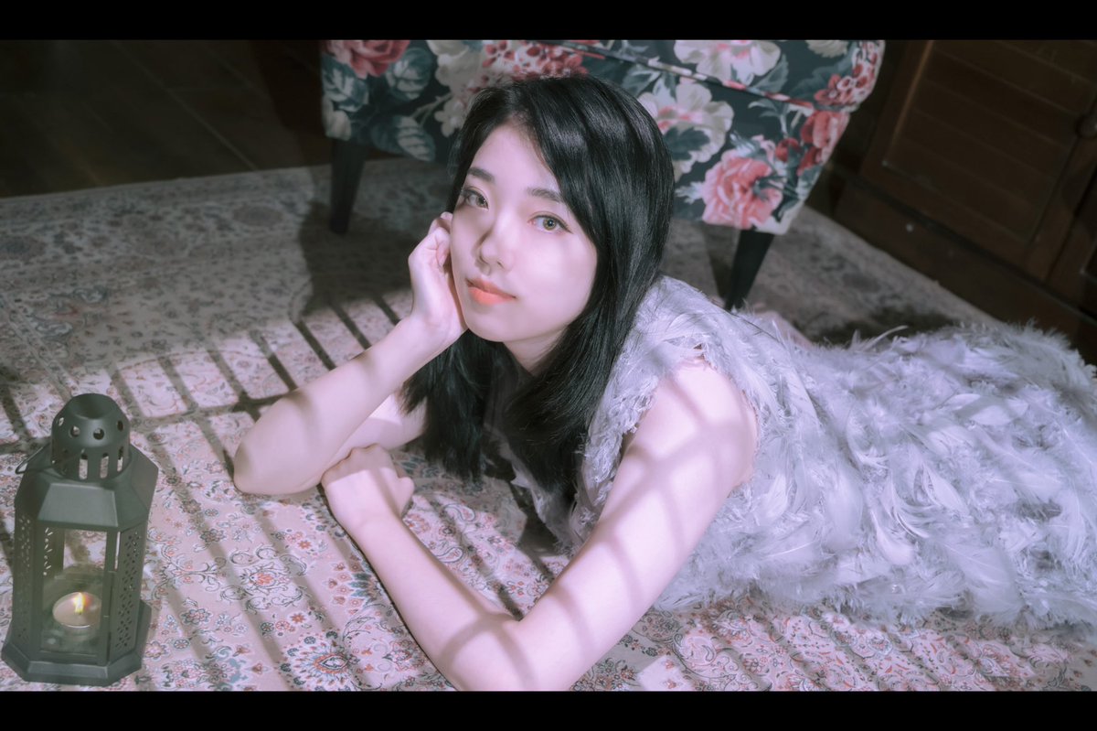 그대여 보름달이 뜨는 날,
그대 사랑을 줘요.
이 밤이 가기 전에 해 뜨기 전에
날 보러 와요.

m. 미니쨈님 (<a href="/mini_mini_JJ/">ㅁiㄴi쨈🫧</a> )
p. 날 (<a href="/Nal__P/">날</a> )