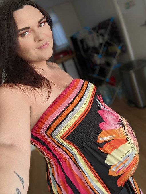 34 weeks today. Only 6 weeks left 😯  I can't wait to get back in the gym! Yoga, I miss you 😍 https://t<a href="/tag/adultwork"class="tags"><span>#adultwork</span></a>