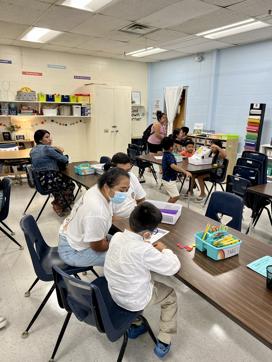 MrsSett2nd's tweet photo. What a great night! Parents &amp; students came out to Open House &amp; students LOVED getting to share their classroom with their families!😍🥰🤗 @FairOaksEagles @cathieseibert @chaparker99 https://t.co/DcSJ0gGOk0