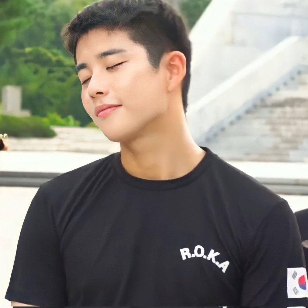 myungjuni5959's tweet image. 나는 지금 병 앓이 중🤒
#김명준일병 ❤️
낼이면 일병 김명준 본다😍

#상상더하기 #육사군악대 
#엠앓이 #엠제이 #김명준 #아스트로 
@offclASTRO