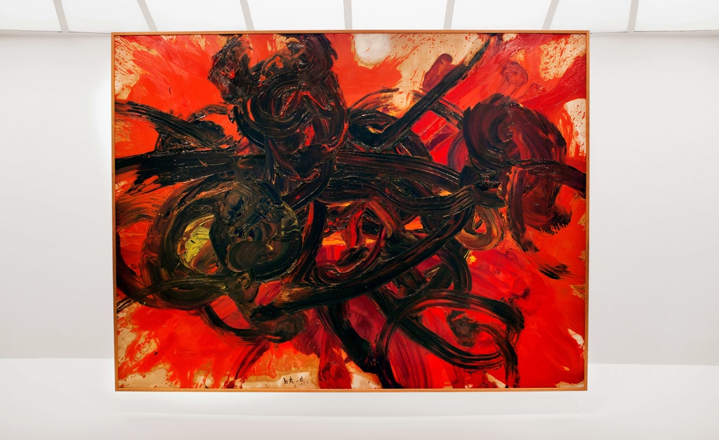 "Work II" de Kazuo Shiraga (1958), oeuvre peinte avec ses pieds, fait partie de la collection de pièces uniques du mouvement Japonais d'après-guerre Gutai.

Kazuo Shiraga's “Work II” (1958), painted with his feet, is a unique piece from the postwar Japanese movement Gutai.