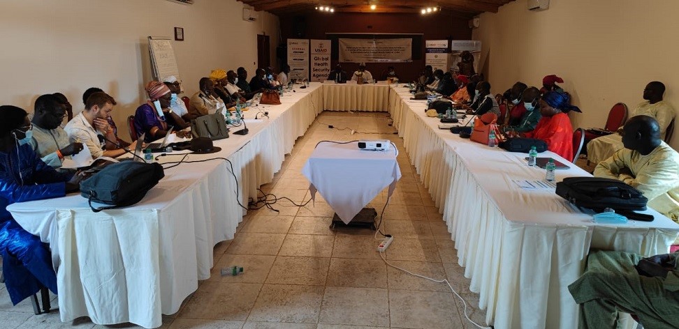 rgguei's tweet photo. Ravi d’avoir participé à cet atelier avec Dr Fatou Ndiaye, Directrice adjointe du bureau santé de @USAIDSenegal.

Merci à notre partenaire pour son appui constant à travers plusieurs projets et programmes exécutés par notre unité d’urgence #FAOECTAD.

#OneHealth #UneSeuleSanté https://t.co/YfsyJyXD8c