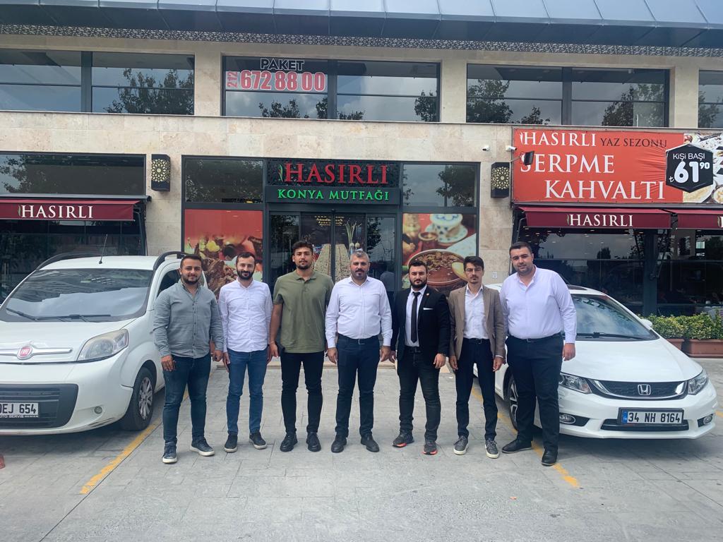 Malatya İl Gençlik Kolları Başkanımız İbrahim Erbaş Tunceli İl Gençlik Kolları Başkanımız Hüseyin Hare, Esenyurt Belediye Meclis Üyemiz Muharrem Daş ve Esenyurt Gençlik Kolları Başkanımız Erdinç Aktaş ile kahvaltıda biraraya geldik.