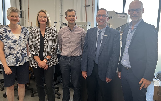 It was an honour to welcome <a href="/SKinnock/">Stephen Kinnock</a> and <a href="/jessicamordenmp/">Jessica Morden MP</a> from the <a href="/SteelAPPG/">Steel APPG</a> to discuss the importance of green steel production for a sustainable future.

Great to meet you both.

Read more: ow.ly/l17m50KiyR6

#SustainableResearch #UKSteel
<a href="/WMGBusiness/">WMG Business</a>