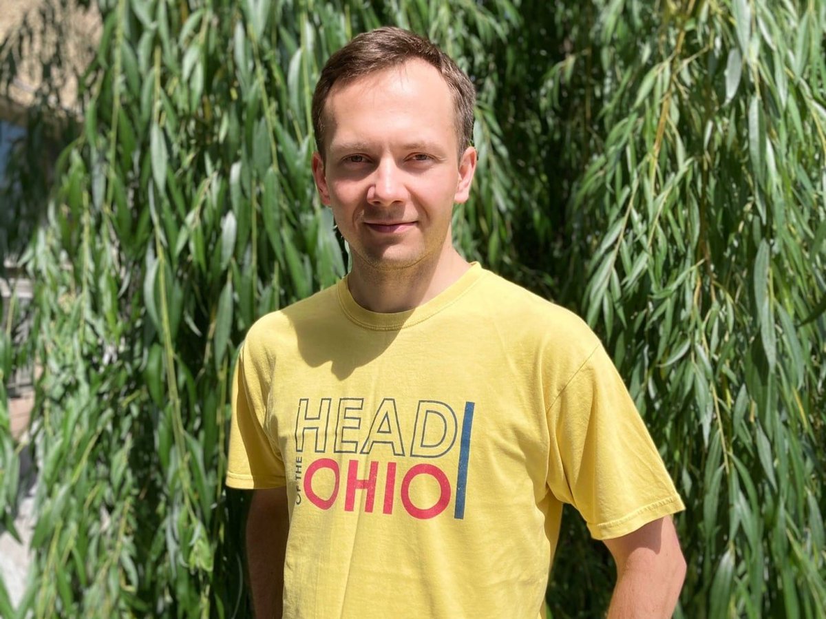 Краязнаўцу Ігара Хмару затрымалі за размову на беларускай мове на вуліцы

Пра гэта стала вядома ад чалавека, які знаходзіўся з Ігарам на Акрэсціна.

Адзначым, што гэта не адзінкавы выпадак — на Акрэсціна былі яшчэ людзі, якіх затрымлівалі з-за размоваў па-беларуску на вуліцы.