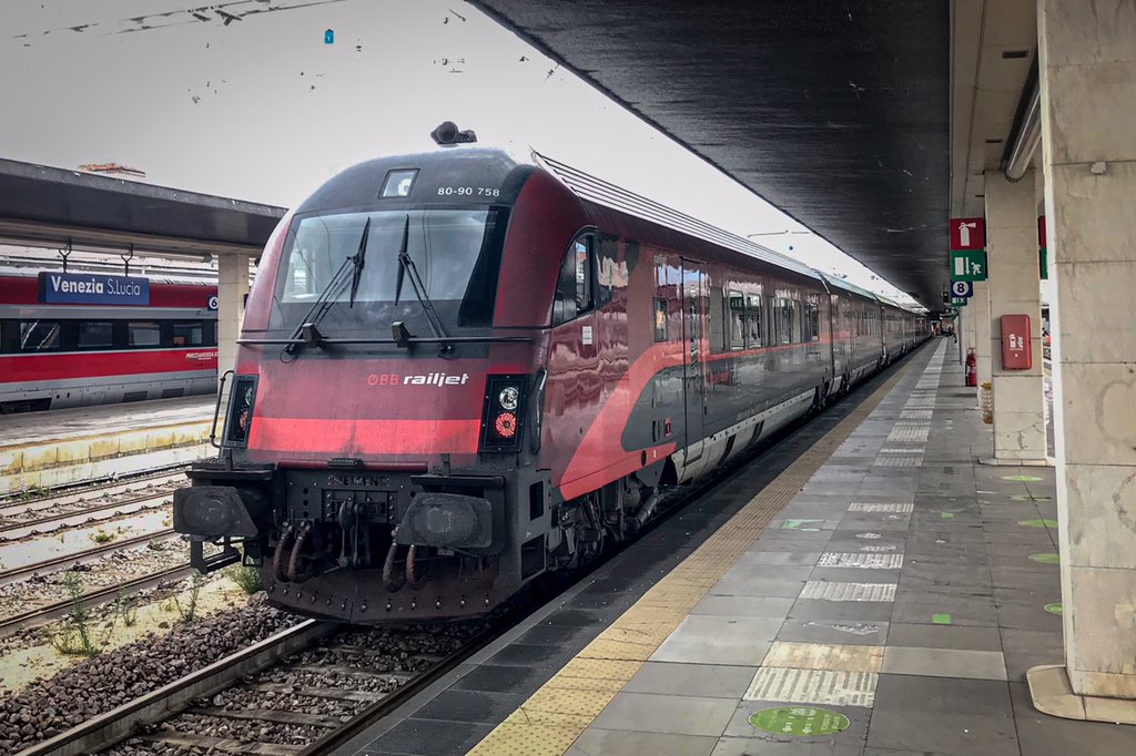 david_g_cooper's tweet photo. #60InAugust DAY 1️⃣2️⃣

▫️Train 16▫️
RE16874 • 0906 Venezia Mestre - Venezia Santa Lucia
▫️Train 17▫️
RJ132 • 0956 Venezia Santa Lucia - Villach Hbf https://t.co/KzmLJYhw3N