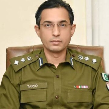 bilal_ansari92's tweet photo. ہم @mooniselahi سے مطالبہ کرتے ہیں کہ اگر پنجاب میں پی ٹی آئی گوورنمٹ شہدائے سانحہ ماڈل ٹاؤن کو انصاف نہیں دلا سکتے تو طارق عزیز جیسے مجرموں کو نوازنا بند کر دیں جسےسرگودھا میں بحثیتDPO تعیناتی کا حکم جاری کیاہے۔ @PATofficialPK @ColhashimDogar #RemoveModelTownConvicts https://t.co/FVOXf8VApp