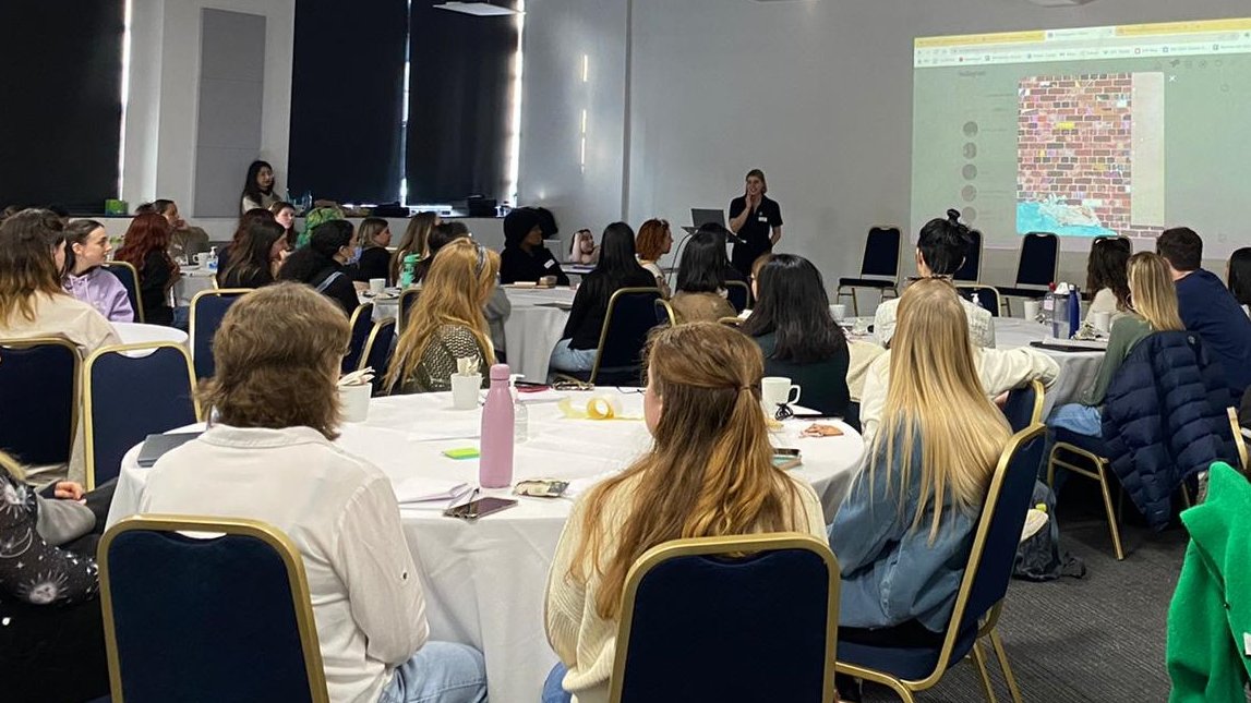 TAP_UoS's tweet image. 📢You've got an extra week to submit your proposals for our symposium in Sheffield on 14th September! 

We are looking for presentations, provocations, papers and creative responses on the subject of student #KnowledgeExchange. Closing date: 22nd August.