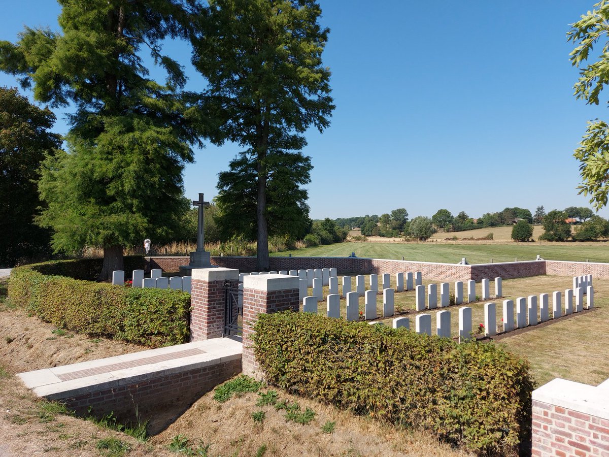 BattleTours's tweet photo. Mud Corner Cemetery, Ploegsteert Wood today in the bright sunshine. We are in Ypres for a few days. https://t.co/Vn3mah1OQr