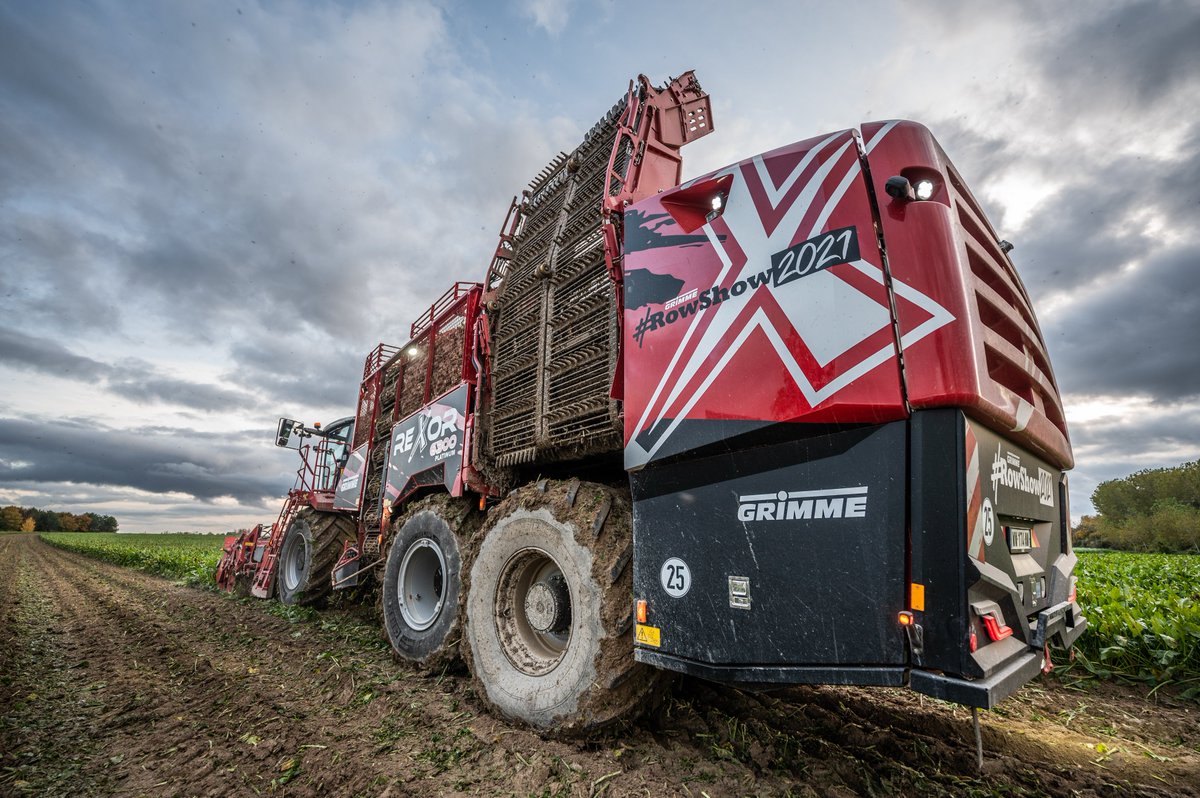 GRIMMEGroup's tweet photo. It's time to marvel at the REXOR with the legendary #RowShow2021 special labelling once again π₯π
#REXOR #sugarbeet #rΓΌbenernte https://t.co/DdmsVan5n1