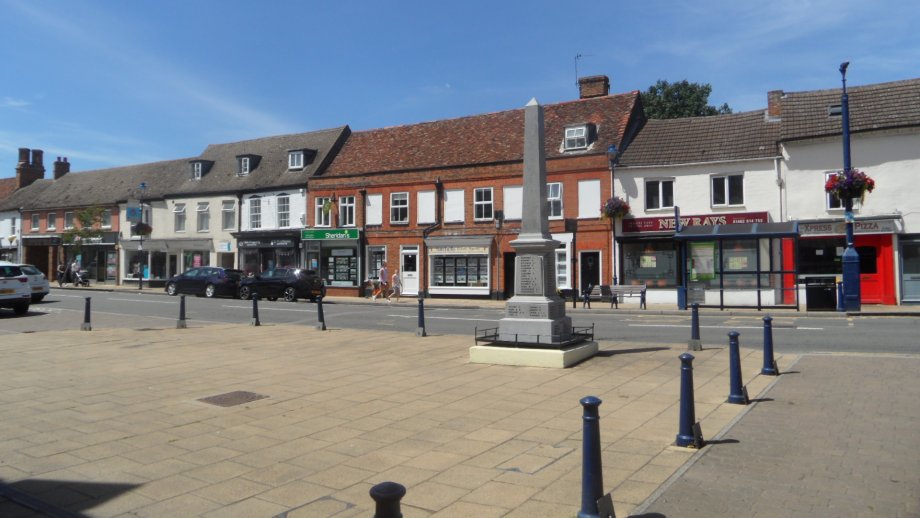 #Shefford Memorial and Market Square at the town centre sheffordcommunityfestival.co.uk/shefford-memor…