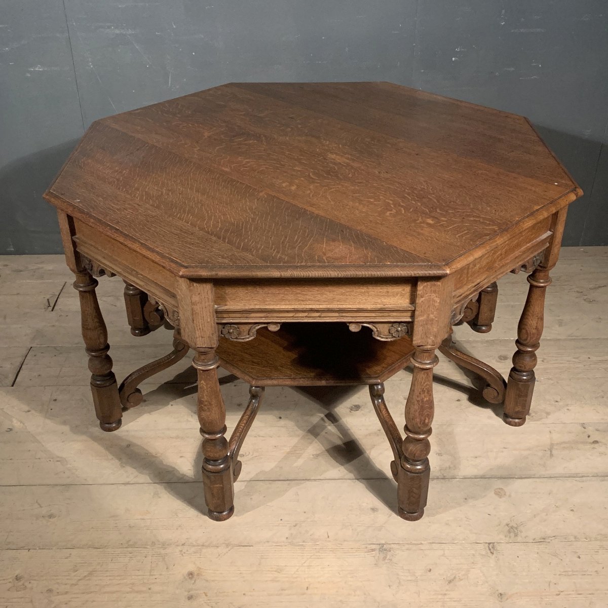 ArcadiaAntiques's tweet photo. Large late 19th Century oak country house centre table. Good untouched condition. 1880.
Price: ยฃ2,950
https://t.co/Yfmvs47c6r
#CentreTables #LargeTables #oakcountryhousetables https://t.co/0AG40JcPui