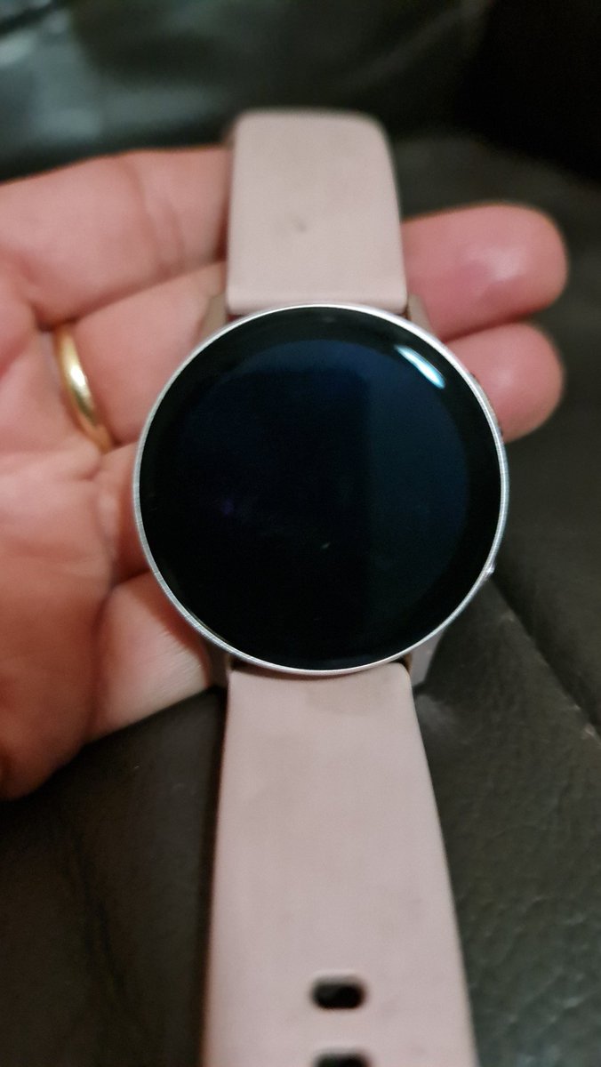 ELO____'s tweet photo. Me cuesta más arreglarlo que uno nuevo .
Y si es un defecto que conocen por qué no le dan una solución ,que no sea pagarlo el cliente .
A mí atardado más en caerse la chapa ,porque lo he utilizado poco tiempo.
2 llamadas a #Samsung me dicen que lo pague yo,q no entra en garantía https://t.co/1FQ87asX44