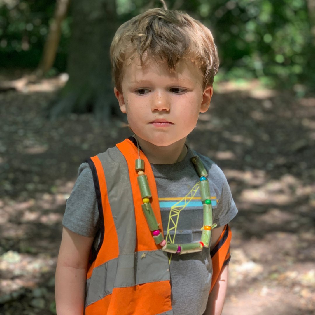 LittlForestFolk's tweet photo. Over at our Putney Heath nursery the children have been getting creative again and making their own elder bracelets and necklaces! ⁠😁 🌿 https://t.co/9jQJXlpONn