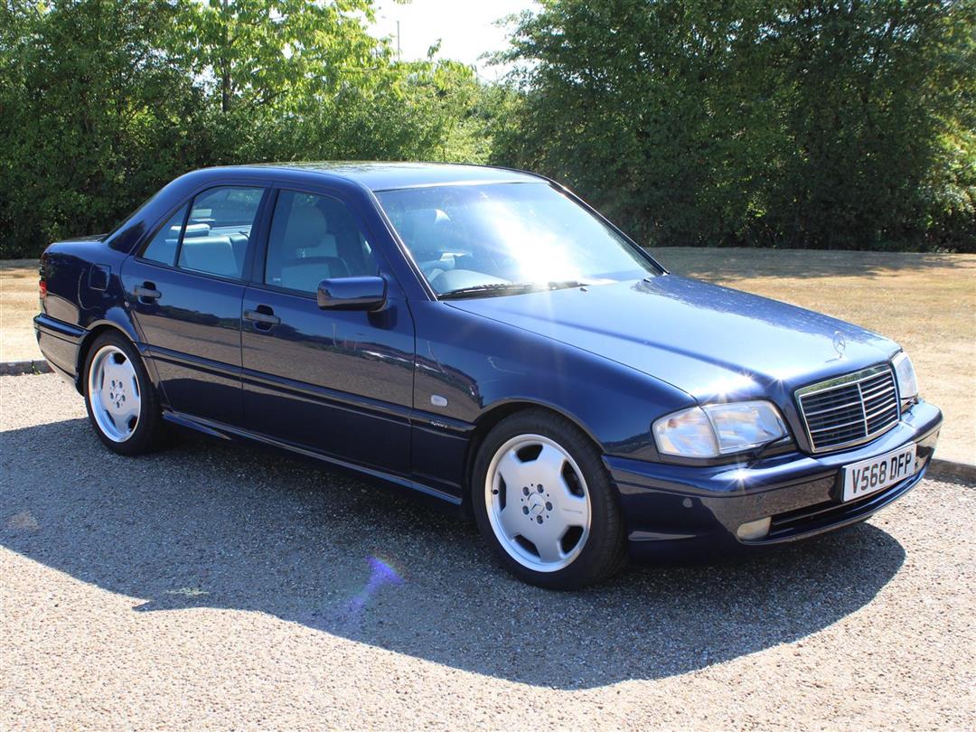 ACAKingsLynn's tweet photo. #Mercedes coming up in our #ClassicAuction
Saturday 20th &amp; Sunday 21st August

2002 Mercedes R129 #SL500 Auto #SilverArrow
2006 Mercedes SLK 55 #AMG Auto Convertible
2000 #MercedesC43 AMG Auto
1998 Mercedes R129 #SL320 Auto Special Edition

https://t.co/pQSSkfcqHP https://t.co/JCWSC21dzm