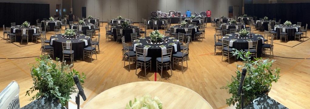 SCMidlandsFCA's tweet image. Last night was a TEAM win. There were so many involved but it all started with the servants of @ShandonBaptist + @akcsc + Chef Extraordinaire Jamie Miller + Ed Stewart + Jonathan Hazle + the band + tech team... they were wonderful, doing hard work for the sake of the Kingdom.