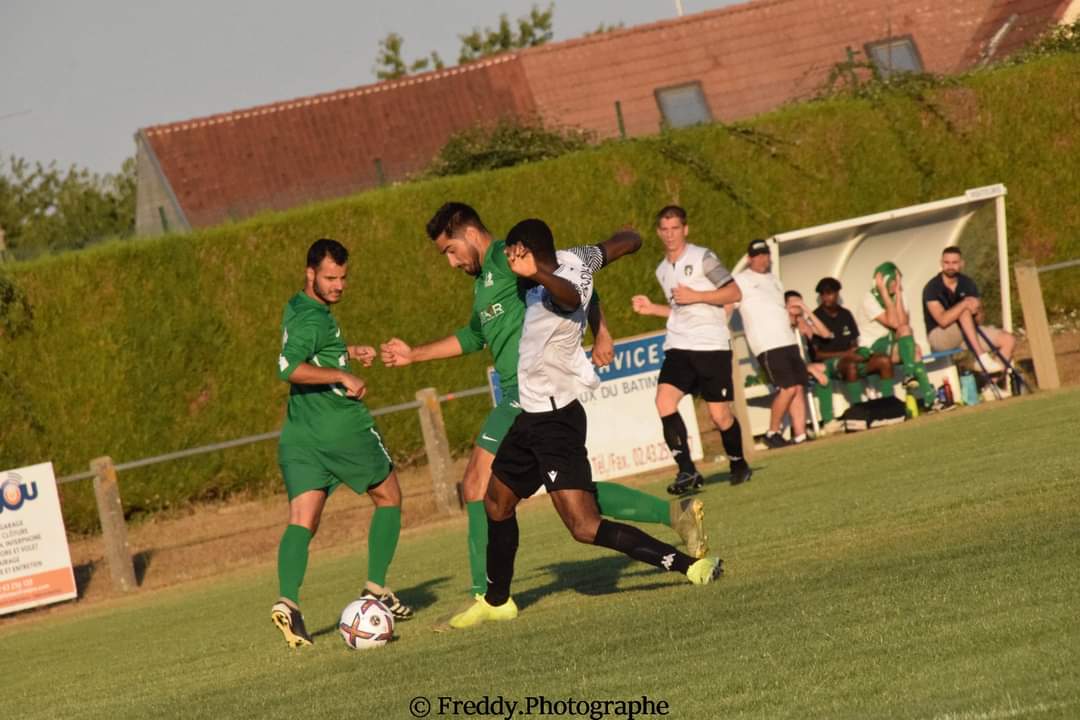 USVibraye's tweet photo. Retour en images sur le premier match de préparation de nos petits Verts qui se déplaçaient à La Bazoge ce mercredi dernier 👀

Score final : 4-4 (3-0 MT)

Buteurs : Kévin COATANTIEC x2, Loris CHÉRON, Hugo CABARET,

📸 Freddy.photographie (à retrouver sur Facebook !) https://t.co/9kfUNCI08Q