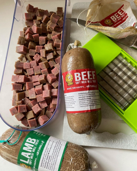 HappyHowiesInc's tweet photo. #repost Tried out the new chopper kitchen tool I got for cutting up @happyhowies dog treat rolls into treat sized cubes. It worked great and saved so much time cutting up treats!
( #๐ท @c2dogtraining )
#treats โฃ#meatrolls #meatroll #treatroll #softmeatrolls #happyhowiesroll https://t.co/xQfxSe65Gy