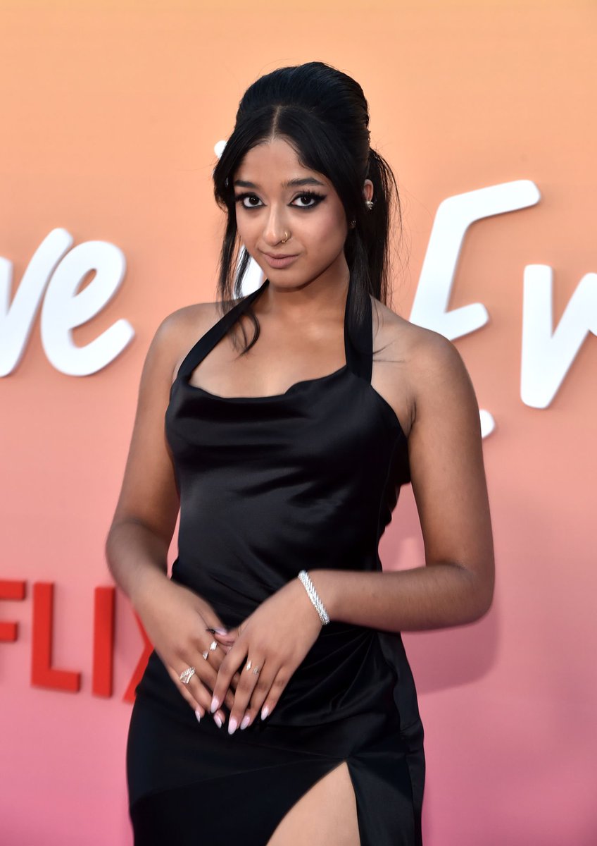 lavertigineee's tweet photo. maitreyi ramakrishnan from never have i ever is the moment https://t.co/f1VJ78zsa8