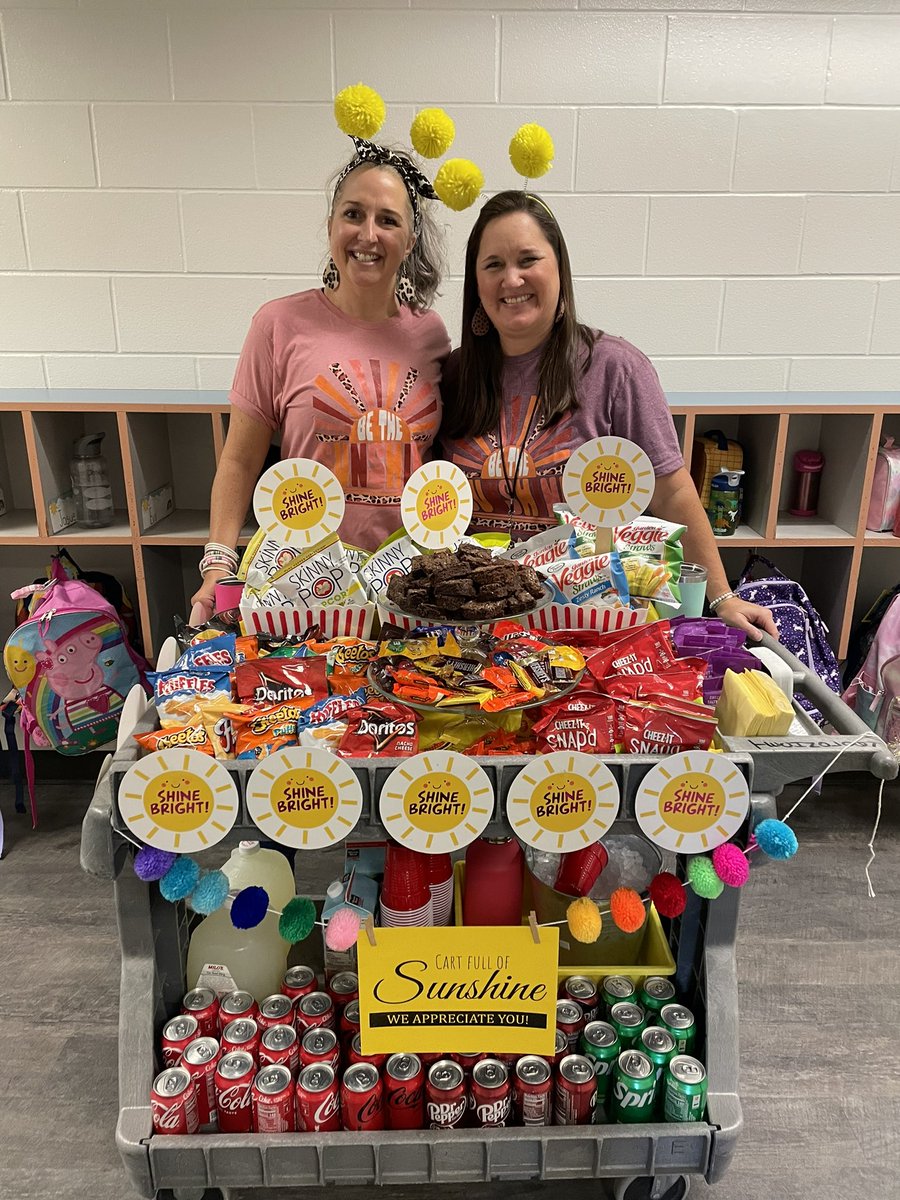 MelSmithO's tweet photo. Our Sun Shine Cart always brightens up my day. Felling appreciated 😄. Thanks You #WatchUsSoar @HumbleISD_OFE https://t.co/SAuUbcSaQT