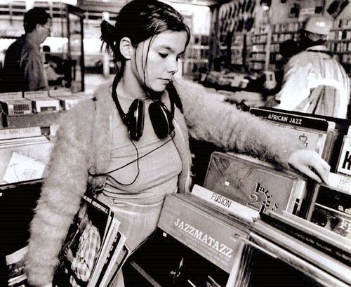 altclassicmusic's tweet photo. Happy #VinylRecordDay 

Here’s #Bjork record shopping back in 1994. https://t.co/vdwb2nWb1X