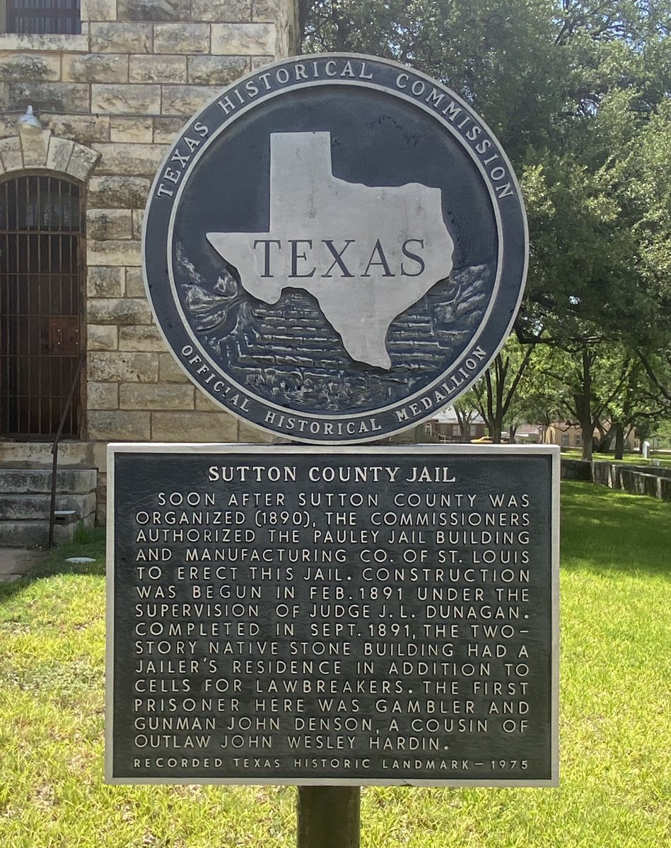 TexHistMarkers's tweet photo. Sutton County Jail
Sonora, Sutton County, Texas
Location: 30.572833, -100.644216
#Texas #History #TexasHistory #SonoraTexas #SuttonCounty #Jail #JohnWesleyHardin https://t.co/cnGYxWmIDT