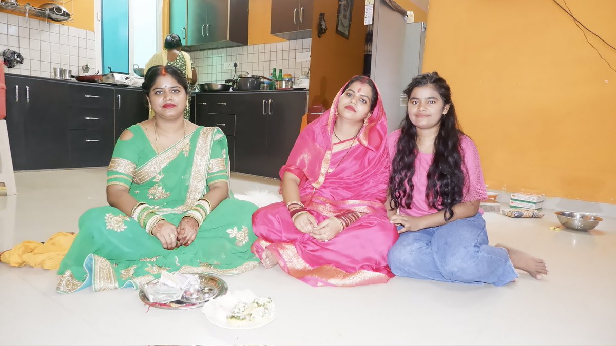 khushboo1singh's tweet image. भाई बहन के परस्पर प्रेम, स्नेह एवं रक्षा के संकल्प को समर्पित पावन पर्व &quot;रक्षाबंधन&quot; की समस्त देशवासियों को हार्दिक बधाई एवं शुभकामनाएं।