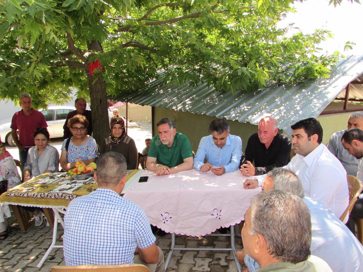 AvYusufbilgili's tweet photo. 📍Kuytucak Savruk Yaylası 

Milletvekilimiz Sn. @ahmetzenbilci 
İlçe Koordinatörümüz @islambunul  teşkilatımız ile Kuytucak mahallesi Savruk Yaylasında vatandaşlarımızla biraraya gelerek Cumhurbaşkanımız Sayın @RTErdogan selamlarını ilettik. https://t.co/qda9vj7exL