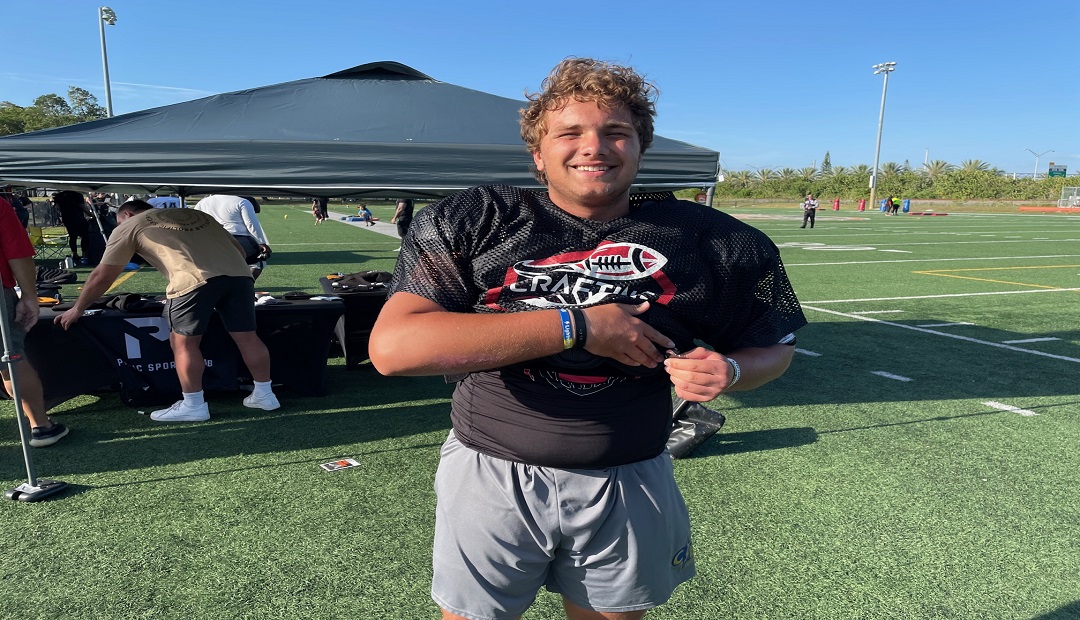 Keep An Eye On These 5 Class of 2024 Miami-Dade/Broward Standouts. larryblustein.com/news/keep-an-e… <a href="/SFHSSports/">Florida Kids Football</a> <a href="/VSNflorida/">Varsity Sports Nation</a> <a href="/_AydenAnderson/">Ayden Anderson</a> <a href="/BDaley_News/">Bill Daley</a> <a href="/CBH_Football/">Cypress Bay High School Football</a> <a href="/MikeBrennan05/">Mike Brennan</a> <a href="/ralphgilbert30_/">Ralph Gilbert</a> <a href="/CoachSorg/">Jake Sorg</a> <a href="/CalvaryFB/">Calvary Football</a> <a href="/KirkHoza/">Kirk Hoza</a> <a href="/KyleLaurent51/">Kyle Laurent</a> <a href="/Kevinburnett_2/">Kevin Burnett II</a> <a href="/EldreenTerma1/">Eldreen Terma</a>