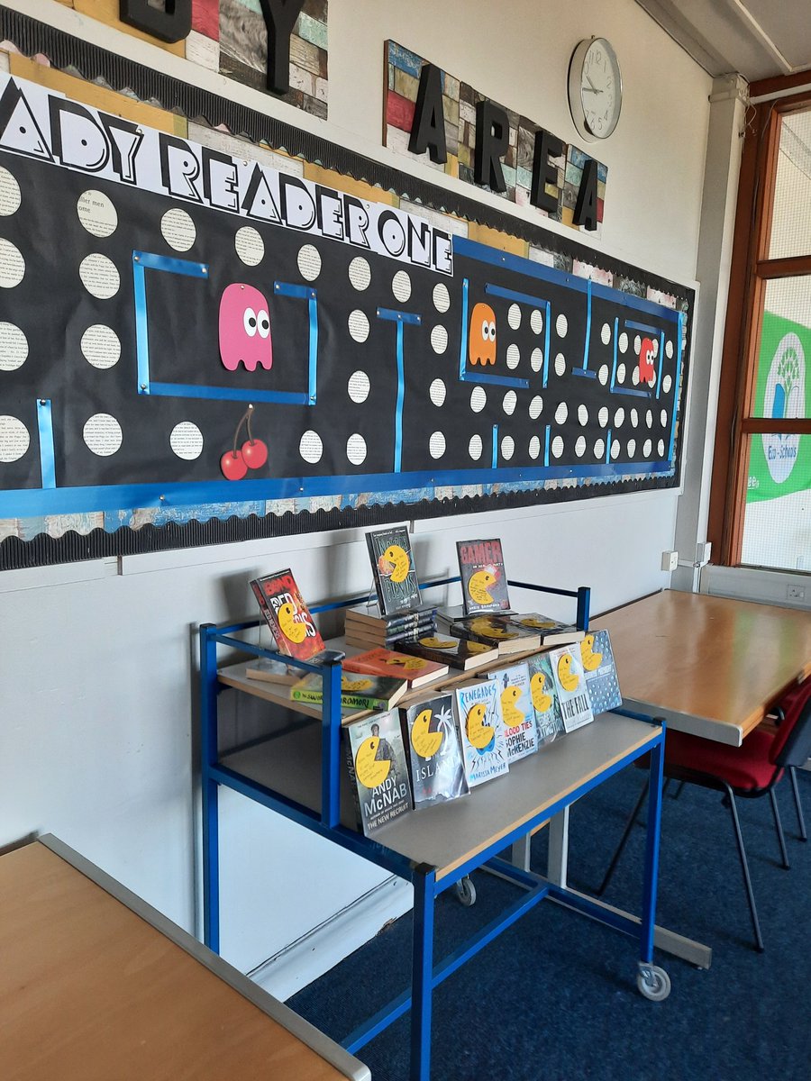 LibraryLane1978's tweet photo. My Pacman display! This is so appealing to my inner 80s child. 
Each book in the display has been picked to appeal to gamers and the type of games they like to play. 
#schoollibrarydisplay https://t.co/sDY15C3qyP