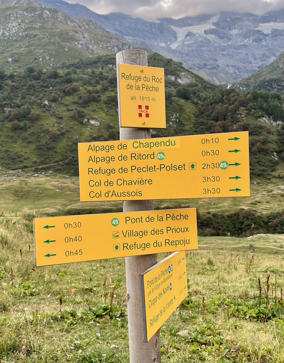 Jacqueline Davey (@jacquidaveyuk) on Twitter photo GR52022 Day 5 from Refuge Entre deux Eaux over to the Vanoise valley over very dried up lakes . Great Refuge Roc De La Peche with MontBlanc Rousse et Blanc to toast the day with <a href="/pobbie/">Forstina Pobbie</a> GR52022 Day 5 from Refuge Entre deux Eaux over to the Vanoise valley over very dried up lakes . Great Refuge Roc De La Peche with MontBlanc Rousse et Blanc to toast the day with <a href="/pobbie/">Forstina Pobbie</a>