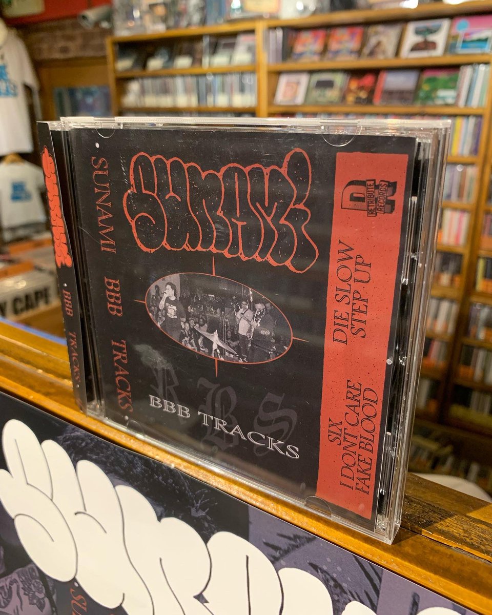 god168's tweet photo. 本日RETRIBUTE RECORDSからの新作はSUNAMIの5曲入りCDがサプライズリリース®️👑🇯🇵 Josefとは長年の友人で今や巨大なバンドですがまたの再会を楽しみにしています✊ #rr23 #sanjosehardcore #sunami #triplebrecords #dazestyle #retribution178 https://t.co/0LRkd20iCw