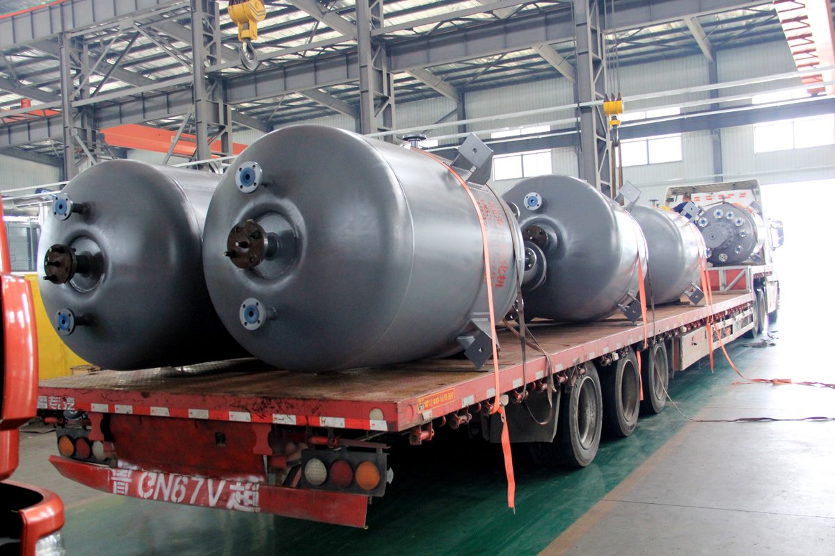 HXCHEM_GROUP's tweet image. HXCHEM delivery reactors for industry to customer. If you have demands for reactors for lab and industry plant.Feel free to contact us! Our website:huixinchem.cn  #hydrogenationreactor  #chemicalreactor #reactormanufacturer