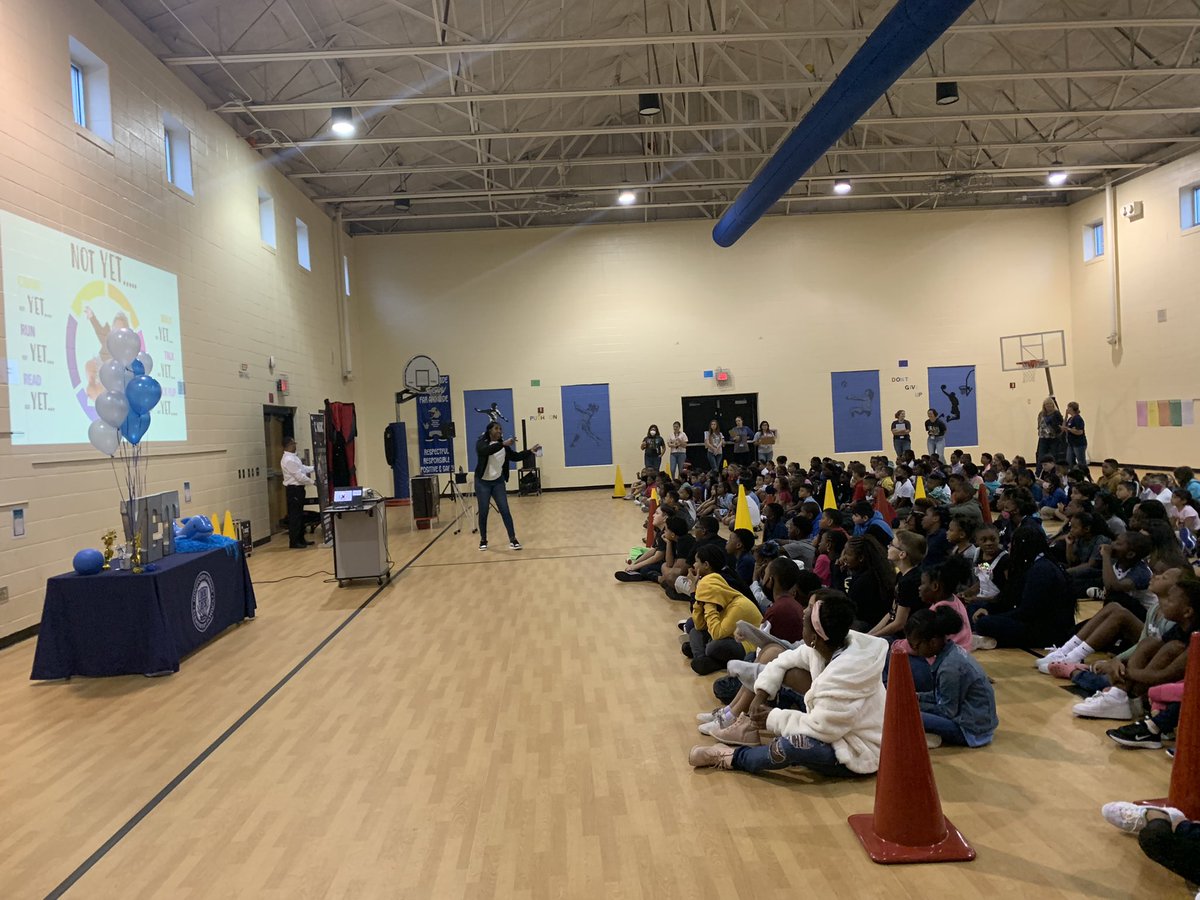 New school counselor, Ms. Dailey, warming our kiddos up for the Dolphin Pep Rally about growth mindset! The BEST is YET to come!!💙🐬💙@FCS_DSES_Prin  <a href="/DunwoodySprings/">DunwoodySpringsElem</a>